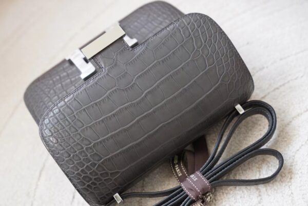 mmexport1720592709992 UAE Dubai Hermes Constance 19CM Matte Alligator Crocodile 88 Gris Graphite Silver Hardware