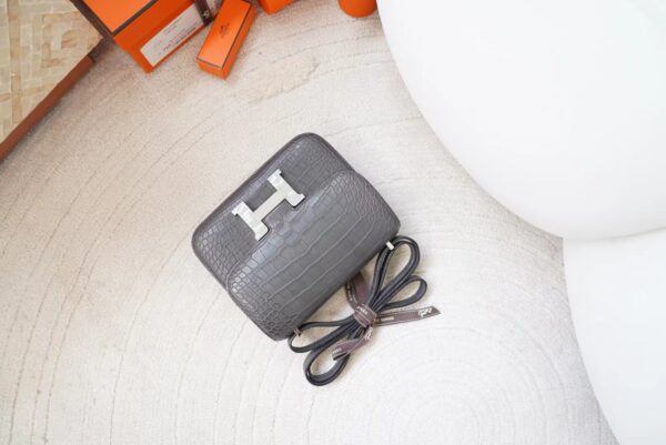 mmexport1720592711907 UAE Dubai Hermes Constance 19CM Matte Alligator Crocodile 88 Gris Graphite Silver Hardware