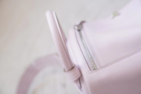 mmexport1720678467734 Hermes Bag Images 09 Mauve Pale & 2S Sesame Swift Leather Mini Lindy 19CM Silver Hardware