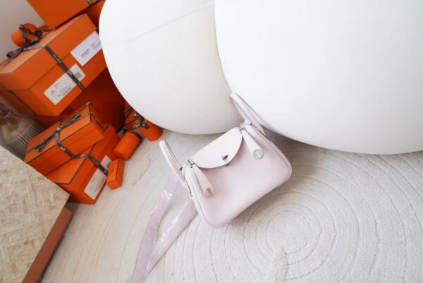 mmexport1720678645627-1 Indonesia Jakarta Hermes Mini Lindy 19CM Clemence 09 Mauve Pale & I2 Nata Silver Hardware