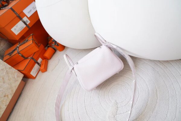 mmexport1720678651093 Indonesia Jakarta Hermes Mini Lindy 19CM Clemence 09 Mauve Pale & I2 Nata Silver Hardware