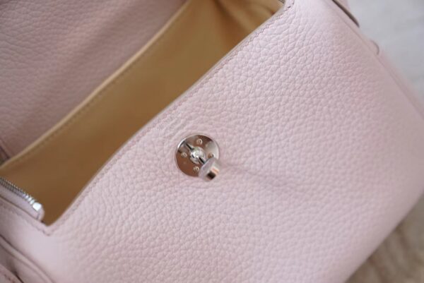mmexport1720678656646 Indonesia Jakarta Hermes Mini Lindy 19CM Clemence 09 Mauve Pale & I2 Nata Silver Hardware