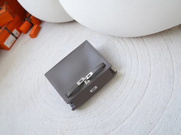 mmexport1721111171087 Hermes Bag Images Kelly Danse 22CM Evercolor Leather 8F Etain Silver Hardware
