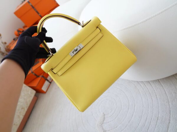 mmexport1721111188648 Indonesia Jakarta Hermes Kelly 25CM Swift Leather 1Z Jaune Poussin Silver Hardware