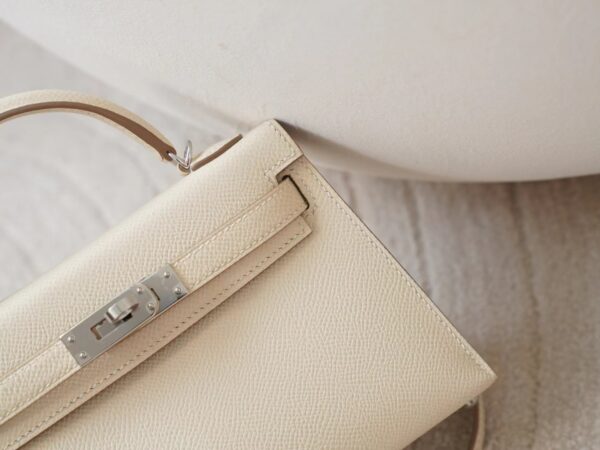 mmexport1721455983791 Russia Moscow Hermes Mini Kelly 19CM Epsom 10 Craie / Deep Blue Silver Hardware
