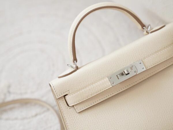 mmexport1721455989247 Russia Moscow Hermes Mini Kelly 19CM Epsom 10 Craie / Deep Blue Silver Hardware