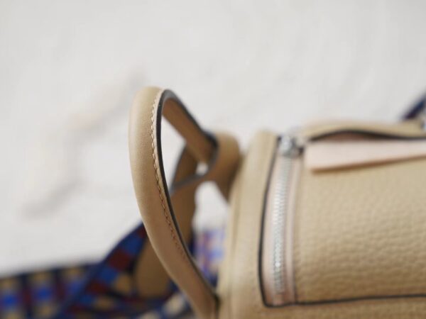 mmexport1721456065094 Hermes Bag Images Mini Lindy 19CM Clemence Leather S2 Gris Trench Knitted Strap Silver Hardware