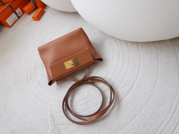 mmexport1721456173172 Hermes Kelly 2424 Mini 37 Gold Evercolor Original Color Stitches