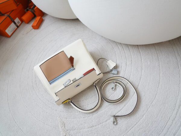mmexport1721456238628 UAE Dubai Hermes Kelly 25CM Colormatic Swift Leather I2 Nata Silver Hardware