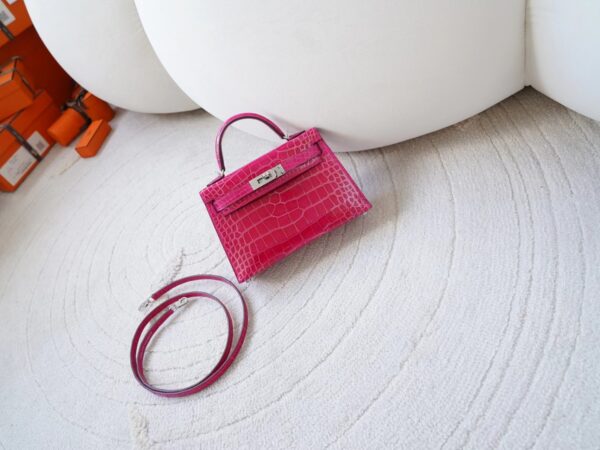 mmexport1721890621319-1 Korea Seoul Hermes Mini Kelly 19CM Shiny Alligator Crocodile 0D Rose Mexico Silver Hardware