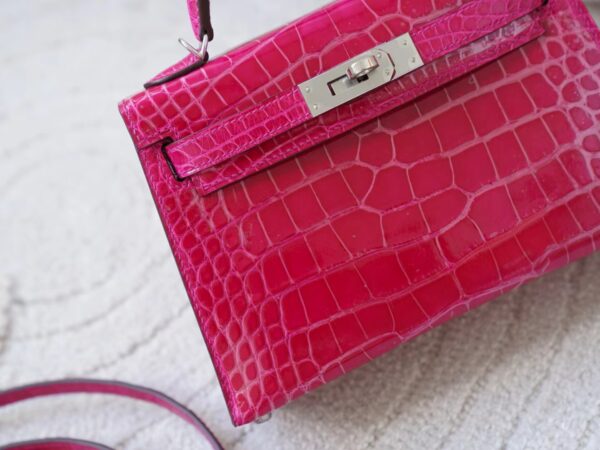 mmexport1721890625585 Korea Seoul Hermes Mini Kelly 19CM Shiny Alligator Crocodile 0D Rose Mexico Silver Hardware