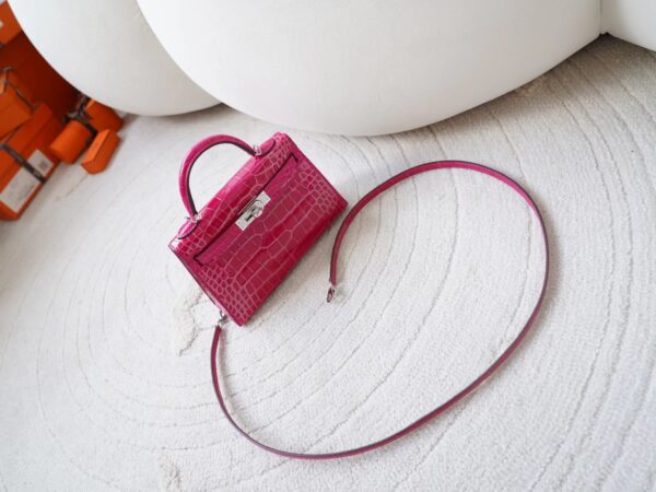 mmexport1721890633770 Korea Seoul Hermes Mini Kelly 19CM Shiny Alligator Crocodile 0D Rose Mexico Silver Hardware