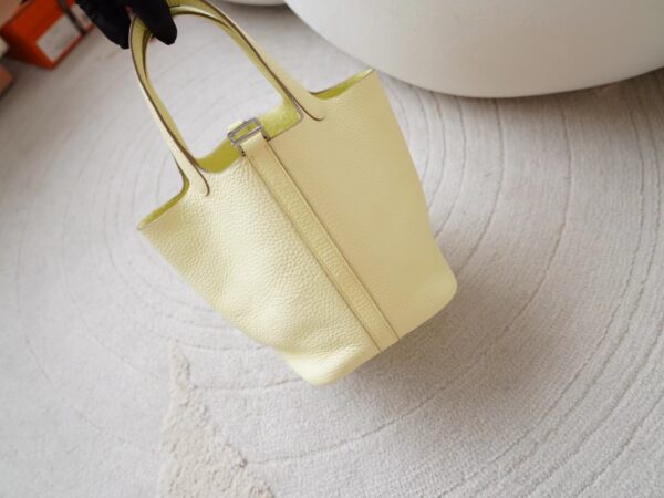 mmexport1721890758416 USA New York Hermes Picotin 18CM Clemence 0Y Lemoncello Silver Hardware