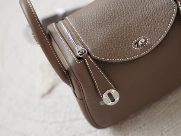 mmexport1721890875061 Russia Moscow Hermes Mini Lindy 19CM Clemence Leather 18 Etoupe Silver Hardware