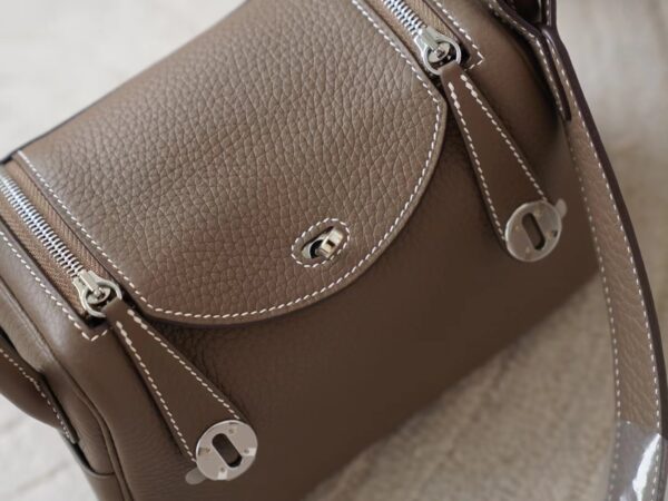 mmexport1721890882935 Russia Moscow Hermes Mini Lindy 19CM Clemence Leather 18 Etoupe Silver Hardware