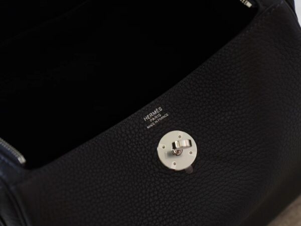 mmexport1722326052852 Indonesia Jakarta Hermes Lindy 26CM Clemence Leather 2Z Blue Nuit Silver Hardware