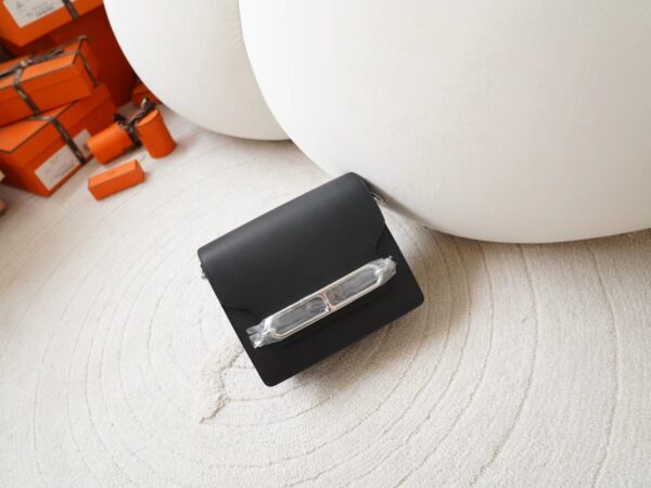 mmexport1722326071190 UK London Hermes Roulis Mini 19cm Evercolor Leather 89 Noir Silver Hardware