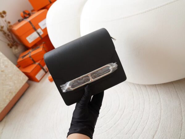 mmexport1722326076755 UK London Hermes Roulis Mini 19cm Evercolor Leather 89 Noir Silver Hardware