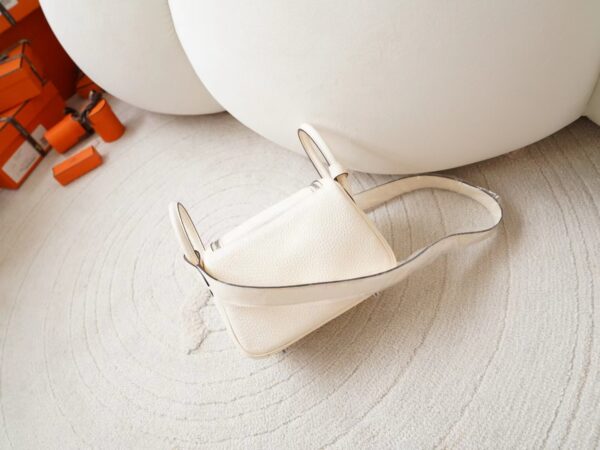 mmexport1722326234347 Hermes Bag Images Mini Lindy 19CM I2 Nata Clemence Leather Silver Hardware