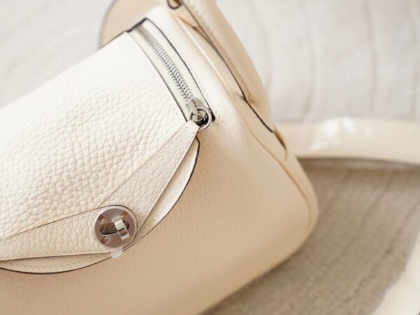 mmexport1722326242330 Hermes Bag Images Mini Lindy 19CM I2 Nata Clemence Leather Silver Hardware