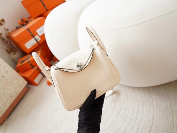 mmexport1722326247668 Hermes Bag Images Mini Lindy 19CM I2 Nata Clemence Leather Silver Hardware