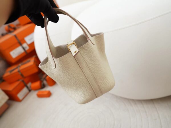 mmexport1722329807844-1 Russia Moscow Hermes Picotin Micro 14CM Clemence Leather I2 Nata Gold Hardware