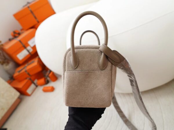 mmexport1722418078571 UK London Hermes Mini Lindy 19CM Suede & Swift Leather 18 Etoupe Silver Hardware