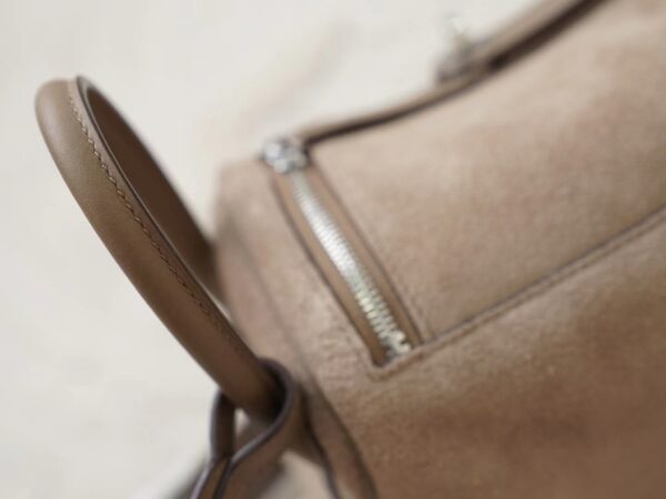mmexport1722418086009 UK London Hermes Mini Lindy 19CM Suede & Swift Leather 18 Etoupe Silver Hardware