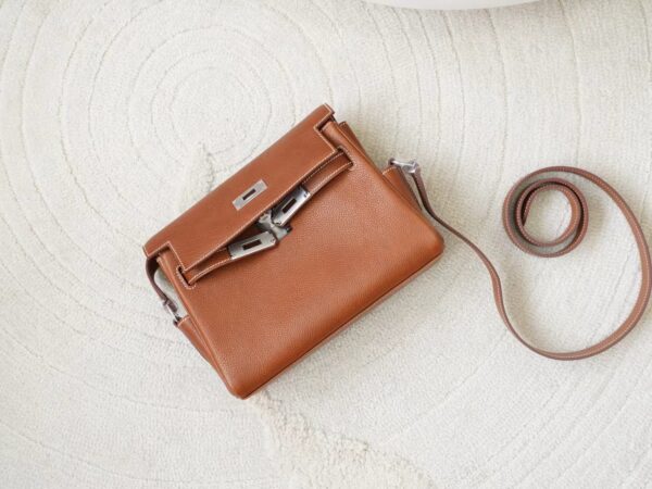 mmexport1722418285178 Full Handmade Hermes Kelly Messenger 25CM 37 Gold Barenia Leather Silver Hardware