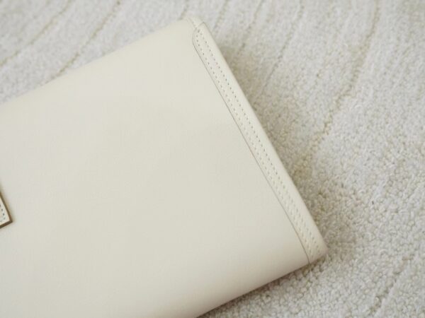mmexport1722590361676 Hermes Swift Leather Jige Elan Clutch 10 Craie Women’s Clutch Bag
