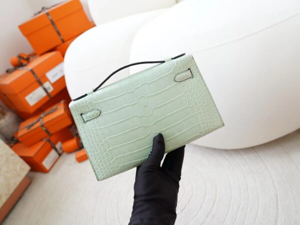 mmexport1722667313807 Hong Kong Hermes Kelly Pochette 22CM Matte Alligator Crocodile 6U Vert D’eau Silver Hardware