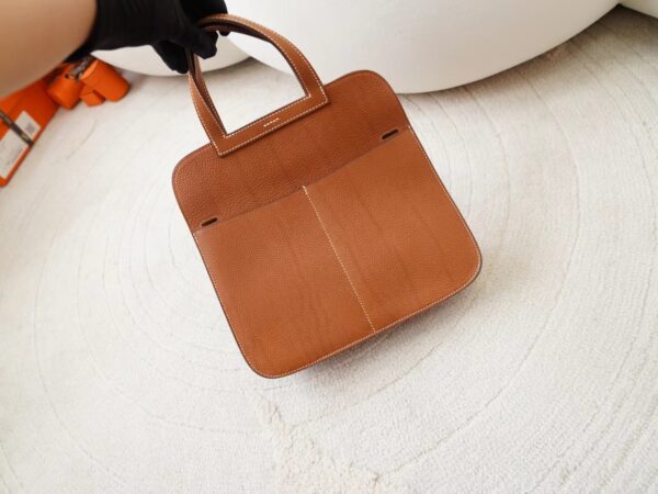 mmexport1725856760080 UK London Hermes CC37 Gold Barenia Faubourg Halzan Mini 22CM Gold Hardware