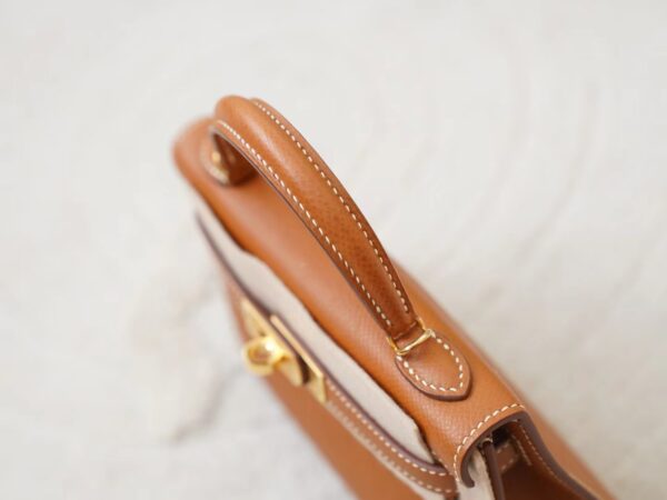 mmexport1726036810717 Australia Sydney Hermes CC37 Gold Mini Kelly 19CM Epsom Leather Gold Hardware