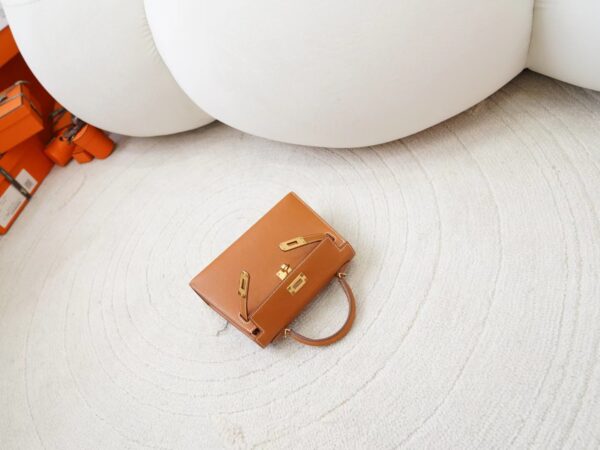 mmexport1726036822020 Australia Sydney Hermes CC37 Gold Mini Kelly 19CM Epsom Leather Gold Hardware