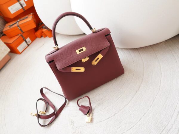 mmexport1726037102423 Canada Toronto Hermes Kelly 28CM Togo Leather CC55 Rouge H Gold Hardware