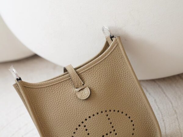 mmexport1726210265862 Hermes Bag Price Mini Evelyne 16CM Clemence Leather D0 Beige De Weimer Silver Hardware