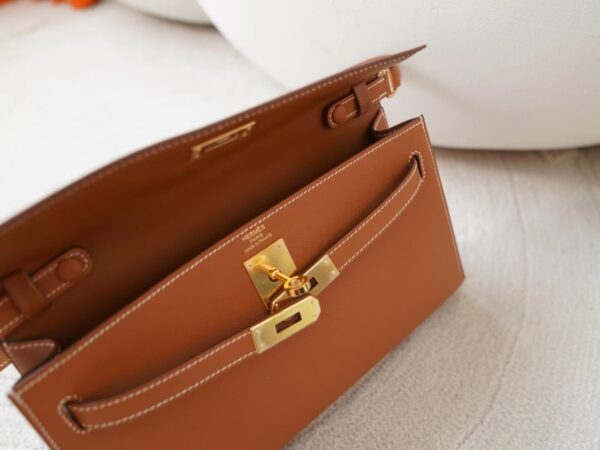 mmexport1726210358229 Hermes Kelly Elan Women’s Shoulder Bag CC37 Gold Madame Leather Gold Hardware
