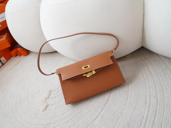 mmexport1726210360170 Hermes Kelly Elan Women’s Shoulder Bag CC37 Gold Madame Leather Gold Hardware