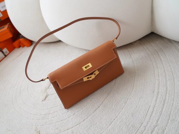 mmexport1726210362170 Hermes Kelly Elan Women’s Shoulder Bag CC37 Gold Madame Leather Gold Hardware