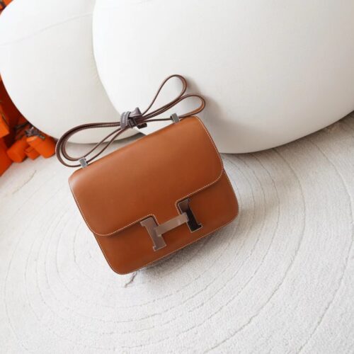 UAE Dubai Hermes CK37 Gold Barenia Leather Constance 24CM Silver Hardware