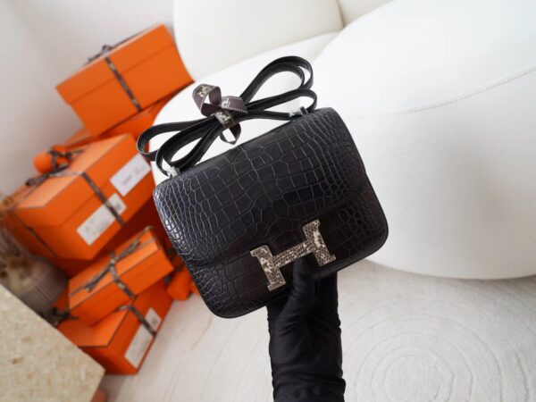 mmexport1726210433819 God Factory Bags Bags Hermes Matte Alligator Crocodile Constance 19CM 89 Noir Lizard Buckle