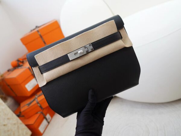 mmexport1726298829684 Hermes Epsom Leather Kelly Depeches 25CM Clutch Bag 89 Noir Silver Hardware