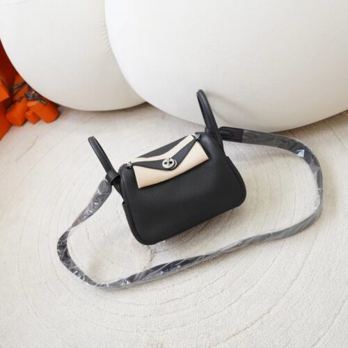 Canada Ottawa Hermes Clemence Leather Mini Lindy 19CM 89 Noir Silver Hardware