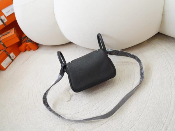 mmexport1726644654031 Canada Ottawa Hermes Clemence Leather Mini Lindy 19CM 89 Noir Silver Hardware