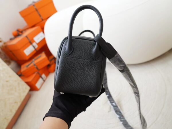mmexport1726644657709 Canada Ottawa Hermes Clemence Leather Mini Lindy 19CM 89 Noir Silver Hardware