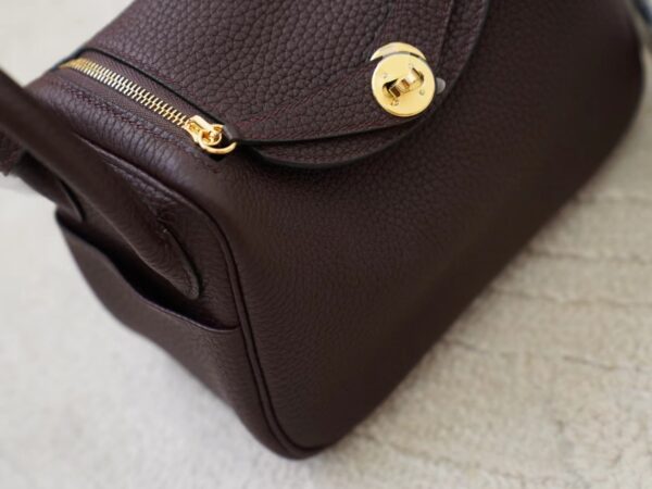 mmexport1726644715685 USA Washington Hermes 0G Rouge Sellier Clemence Leather Mini Lindy 19CM Gold Hardware