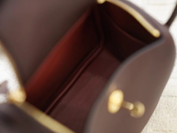 mmexport1726644721252 USA Washington Hermes 0G Rouge Sellier Clemence Leather Mini Lindy 19CM Gold Hardware