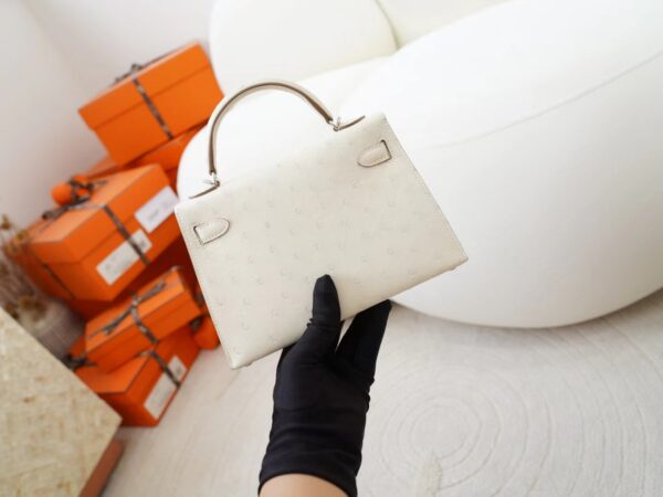 mmexport1726644770502 Russia Moscow Hermes 8L Beton KK Ostrich Leather Mini Kelly 19CM Silver Hardware