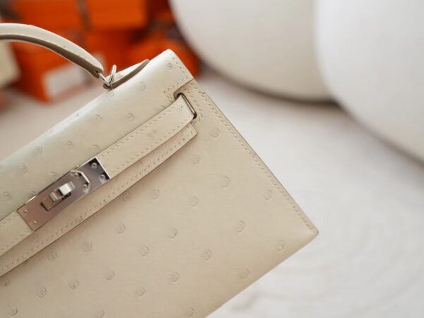 mmexport1726644776583 Russia Moscow Hermes 8L Beton KK Ostrich Leather Mini Kelly 19CM Silver Hardware