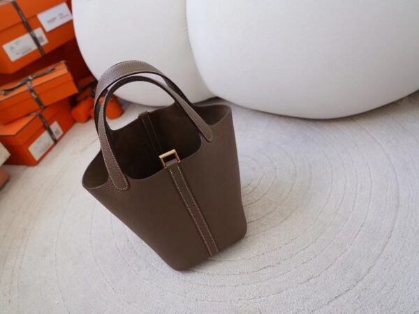 mmexport1726734966559 UAE Dubai Hermes Picotin 18CM Bag Clemence Leather CC18 Etoupe Grey Gold Hardware